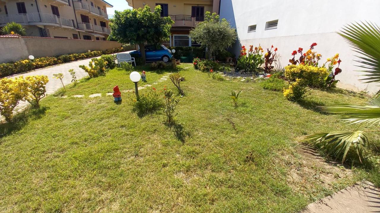 Short Less Apartment-Rooms Milazzo Buitenkant foto