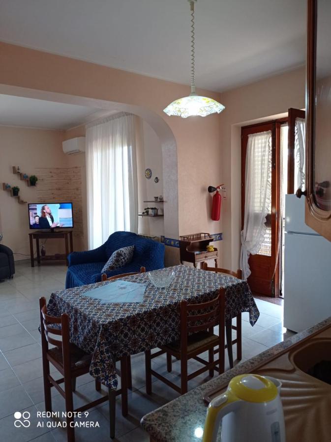 Short Less Apartment-Rooms Milazzo Buitenkant foto